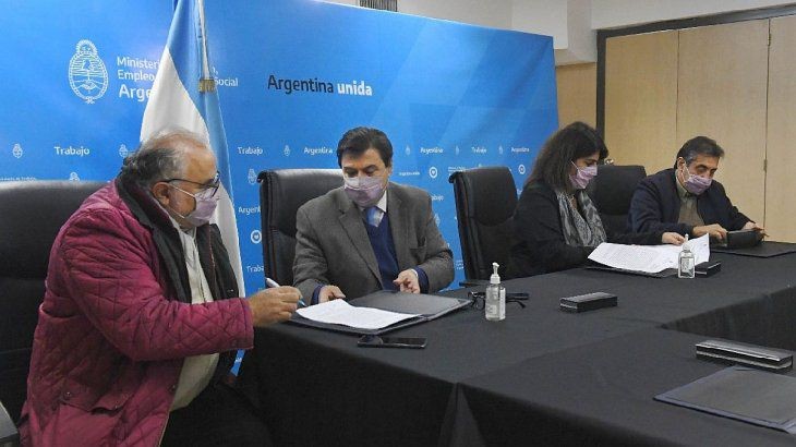 Paritarias: aumento salarial de 35% para trabajadores estatales nacionales | Información General