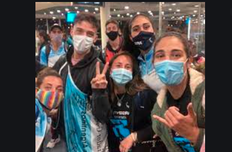 Santi Maratea viajó a Ecuador con los atletas en el avión que consiguió | Deportes