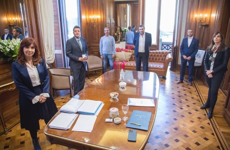 Lejos de la pauta oficial de inflación el Congreso aprobó un aumento salarial del 40% | Legislativas