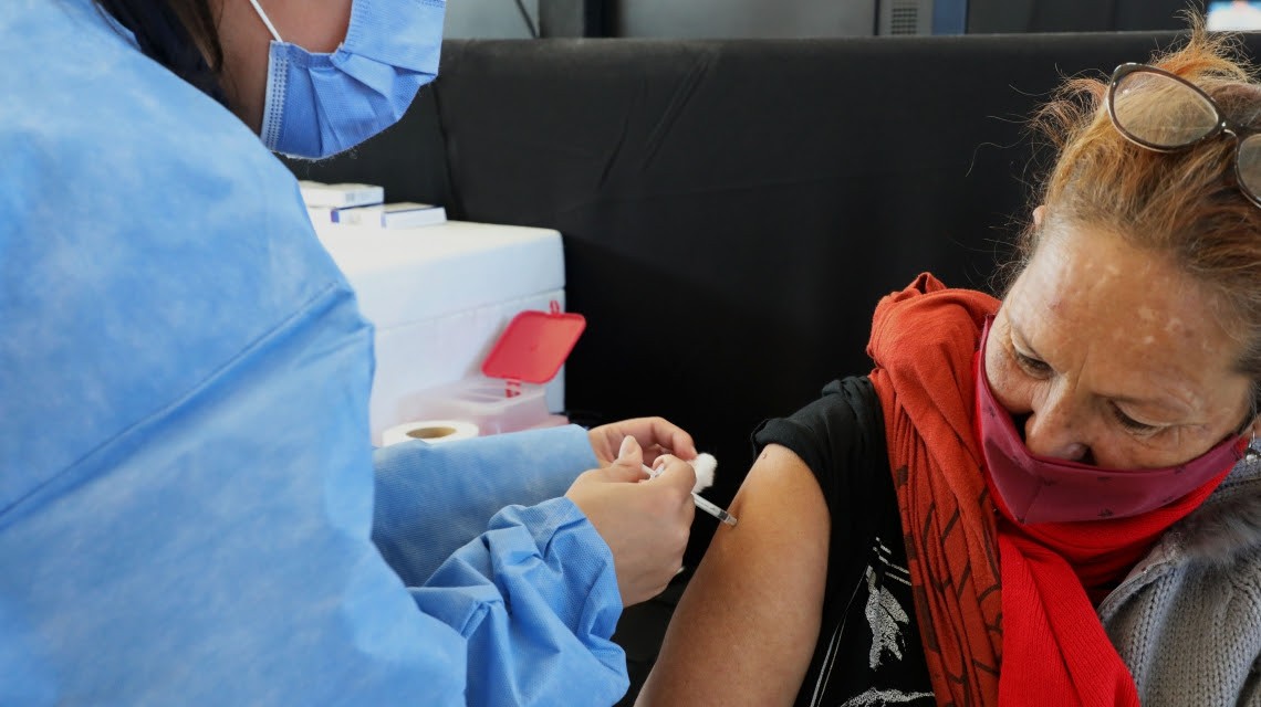 Santa Fe recibió 172.800 dosis de AstraZeneca: habrá operativos de vacunación todo el fin de semana | Noticias