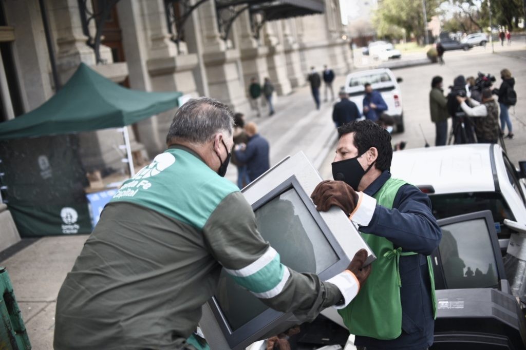 Comenzó la recolección puerta a puerta de artículos electrónicos en desuso | Información General