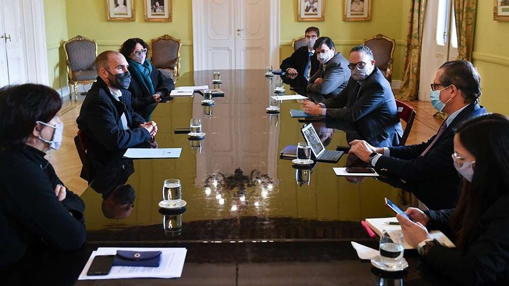 Extienden el reintegro del 15% en compras para jubilados y beneficiarios de planes sociales | Información General