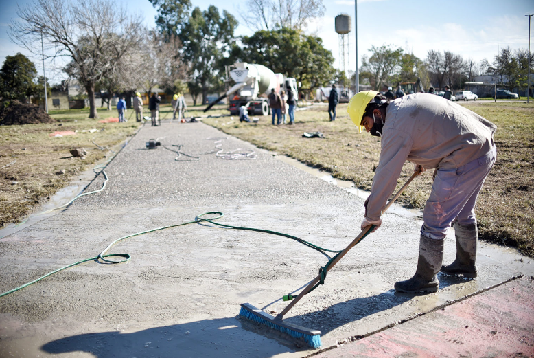 La plaza de Los Troncos se está convirtiendo en un espacio verde de calidad | Noticias