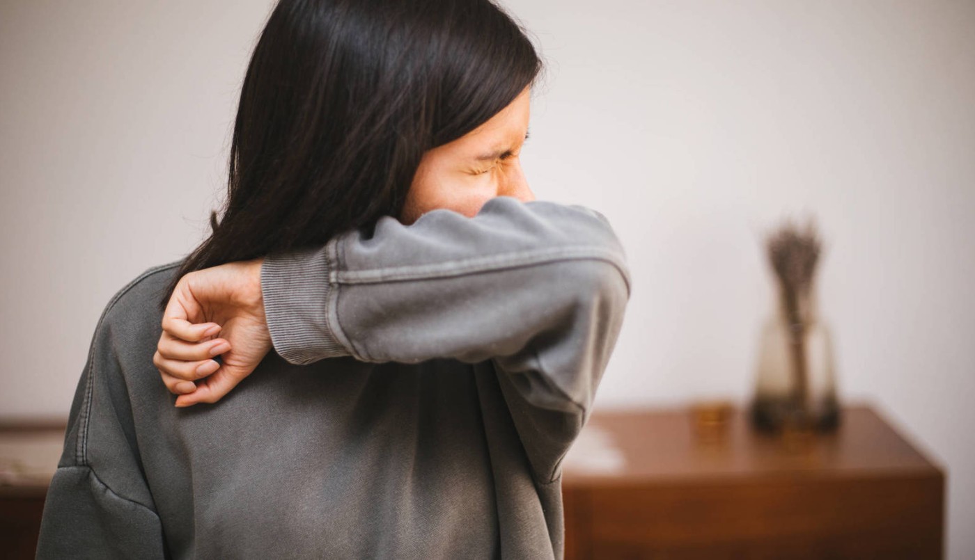 Estornudar demasiado puede ser un síntoma de Covid-19 para los vacunados | Información General