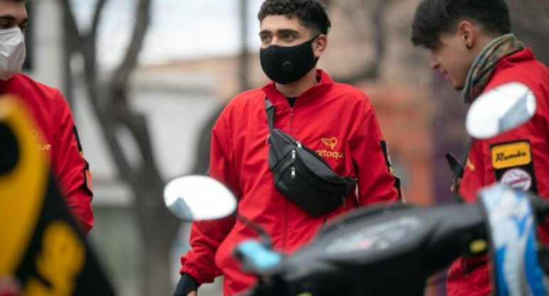 Un delivery recibió $10.000 por error y se los devolvió a su dueña: "Gracias, era la plata que iba a usar para vivir hasta el final de la quincena". | Nacionales