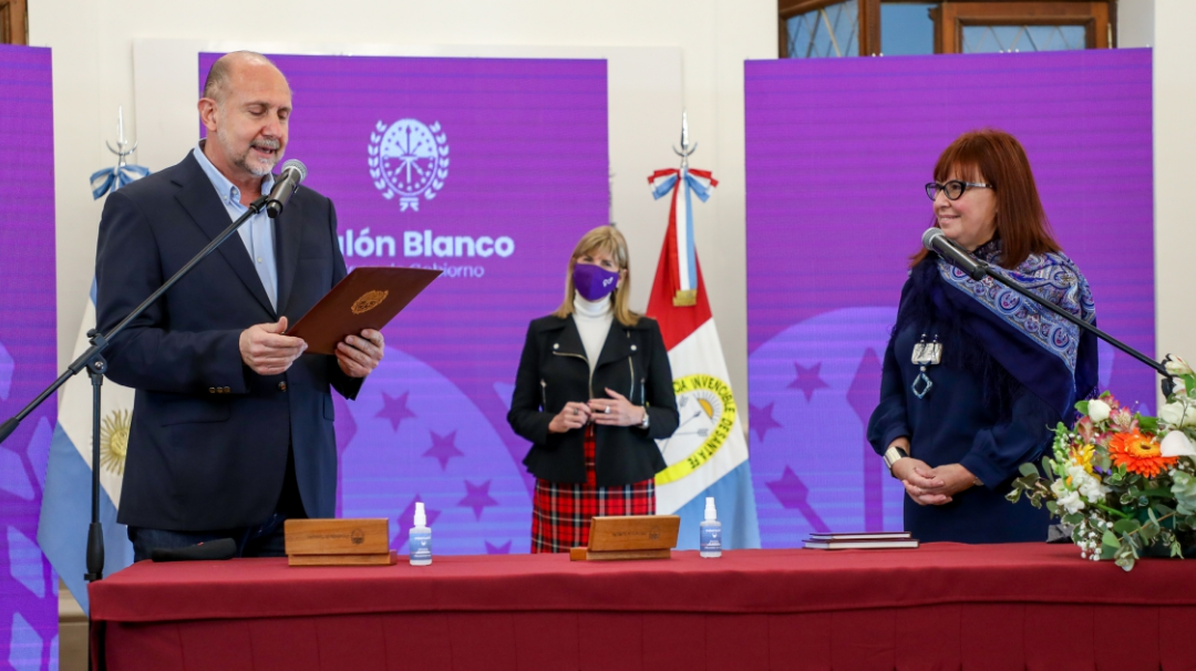 Perotti tomó juramento a la nueva ministra de Igualdad, Género y Diversidad, Celia Arena | Igualdad y Género