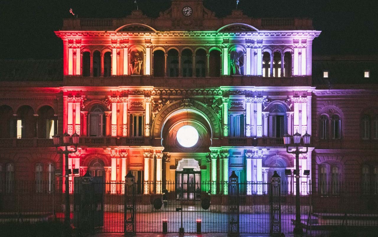 La Casa Rosada, con los colores de la comunidad LGBTI+ | Igualdad y Género