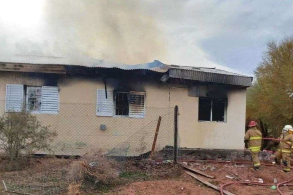 Dos obreros murieron y una docente sufrió heridas graves por explosión en una escuela rural | Nacionales