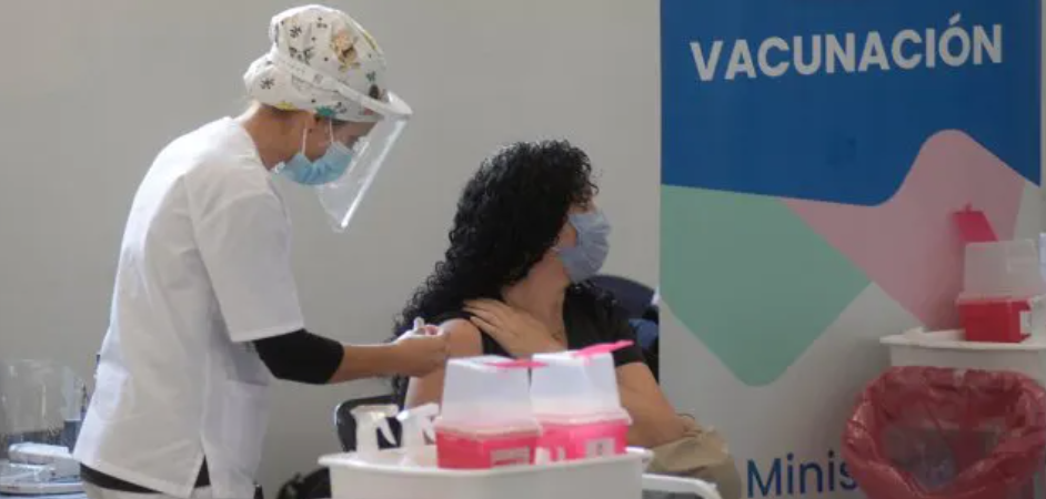Comienzan hoy a vacunar a menores de 35 años sin comorbilidades | Noticias