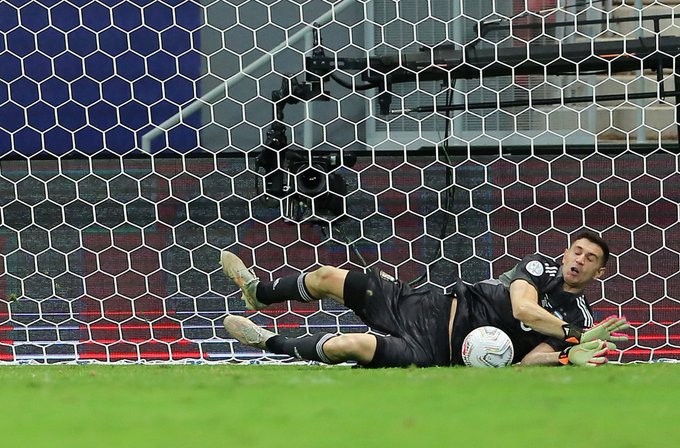 Dibu Martínez llevó a la Argentina a la final de la Copa América | Deportes