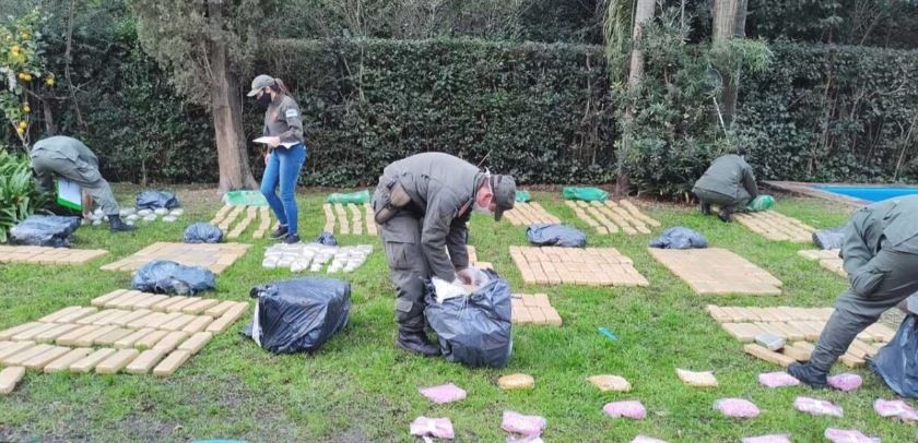 "Cristal verde": detuvieron a ocho personas y secuestraron 17 mil pastillas de éxtasis y cerca de 500 kilos de marihuana | Nacionales