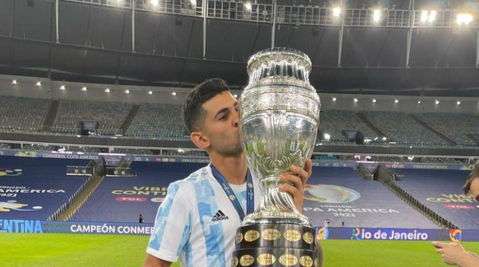 El Cuti Romero faltó al homenaje que le hicieron en su ciudad y su papá lo defendió: "No sé de dónde salió que tenía que venir sí o sí" | Deportes