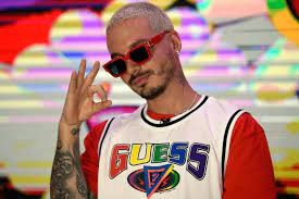 J Balvin le pintó la cola a su perro y lo mataron en las redes sociales: lo acusan de maltrato animal | Redes