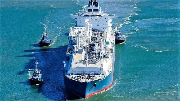 "Canal de Suez argentino": un buque varado en Punta Indio impide el tránsito en el puerto de Ensenada | Nacionales