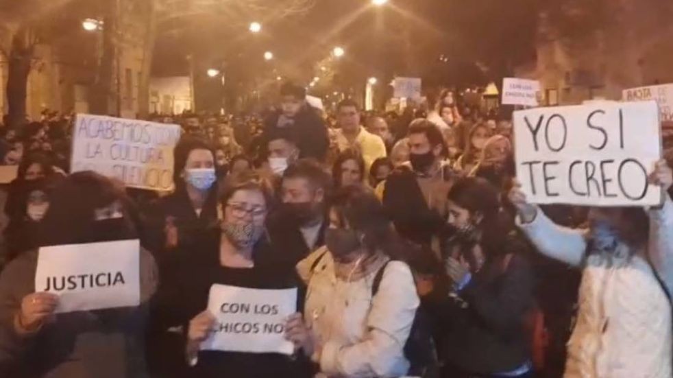 Masiva marcha en Rafaela para reclamar por un caso de abuso sexual | Igualdad y Género