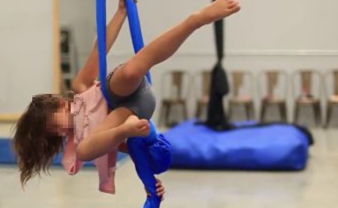 Nena de 8 años murió asfixiada cuando practicaba con una tela de acrobacias | Noticias