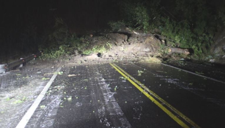 Impactante alud en Villa La Angostura sobre la ruta 40 | Nacionales