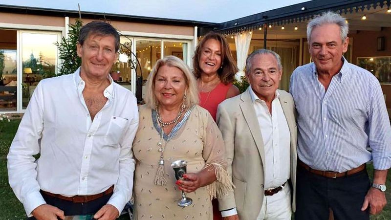 Bianco sobre el cumple de Carrió: "Había muchos sombreros mexicanos, pero ningún barbijo". | Nacionales