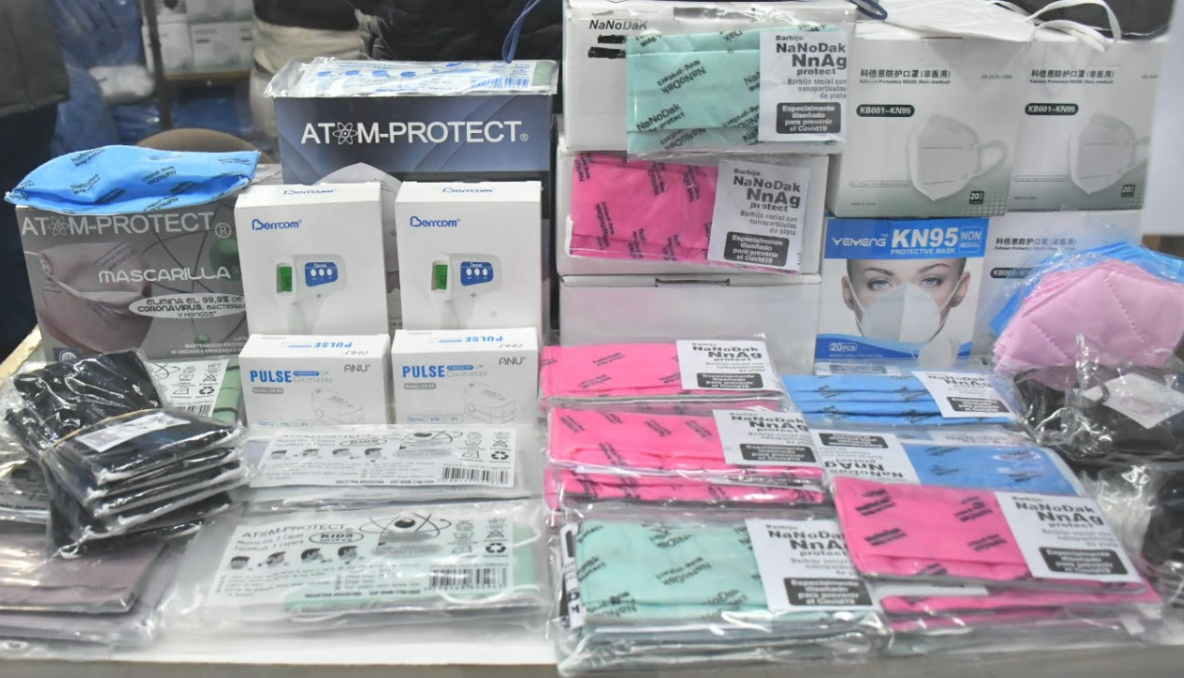 Condenaron a dos años de prisión a dos personas que vendían barbijos Atom Protect truchos | Judiciales