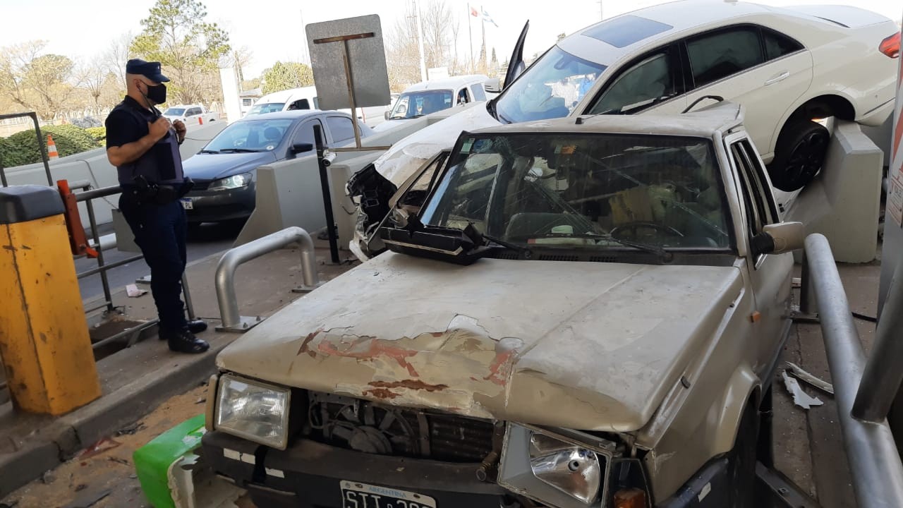 Córdoba: impactante choque en cadena en un peaje | Nacionales