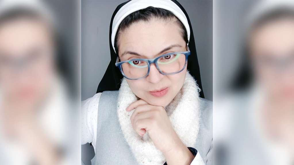 Una Monja ‘tiktoker’ se hizo famosa tras versionar el tema musical Tusa | Redes