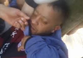 Video: hinchas de Aldosivi ataron a un poste a un hombre con la camiseta de Lanús | Deportes