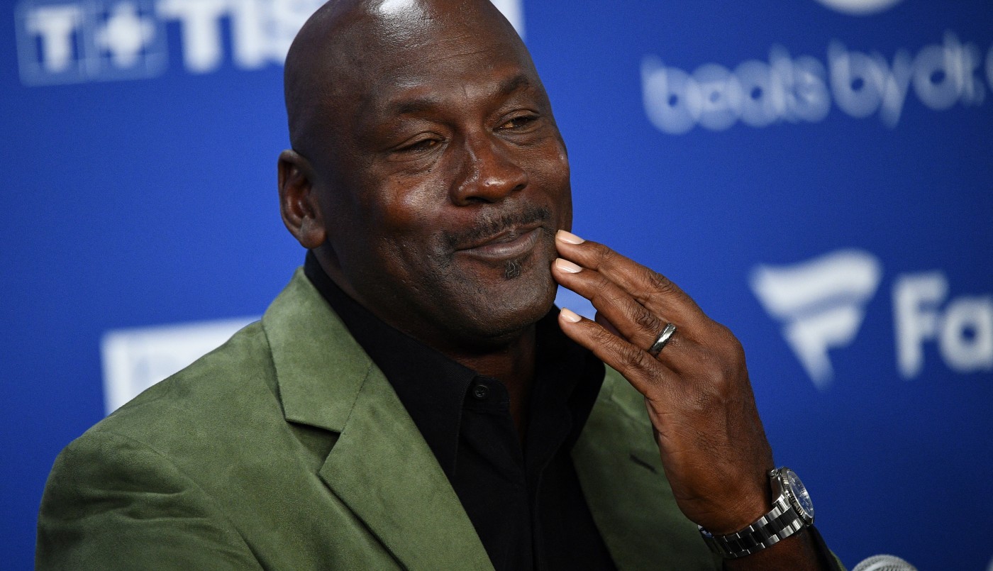 Subastan calzoncillos usados de Michael Jordan | Deportes