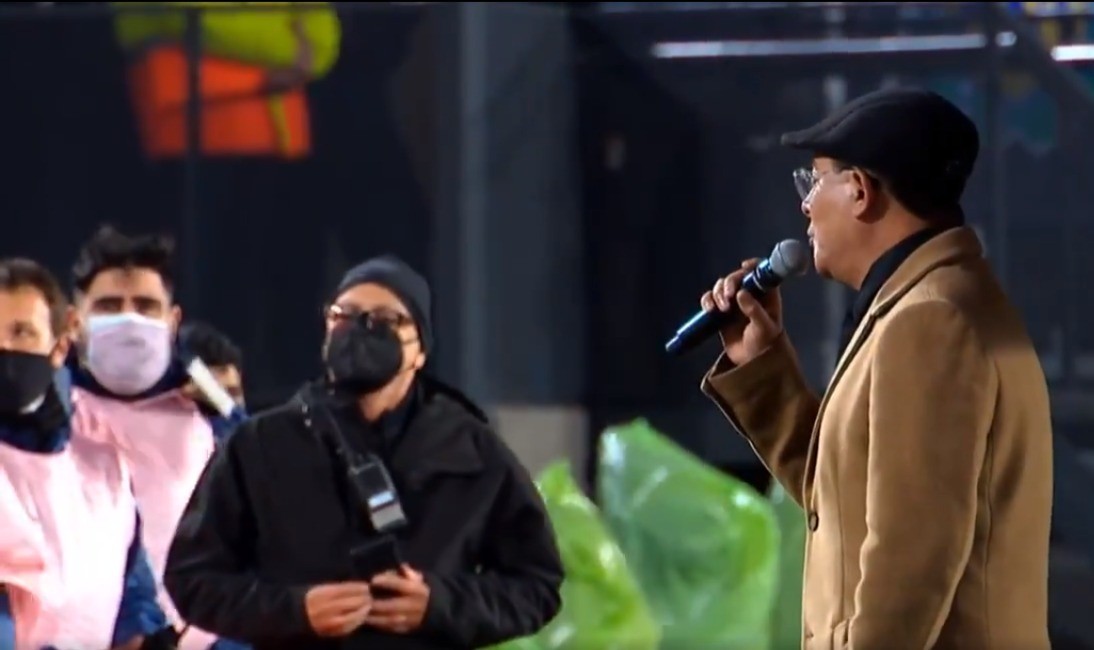 Video: El himno por Sergio Torres desde la tribuna del Monumental | Deportes