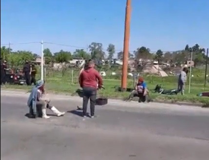 Pescadores se manifiestan en Ruta 168 a la altura de la Fuente de la Cordialidad | Información General