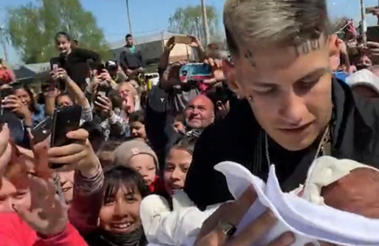 Video: La emoción de L-Gante al llegar con Jamaica a su casa | Espectaculos