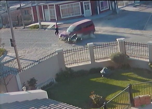 Iba en su moto y fue atropellada: en vez de ayudarla, un vecino le robó | Nacionales