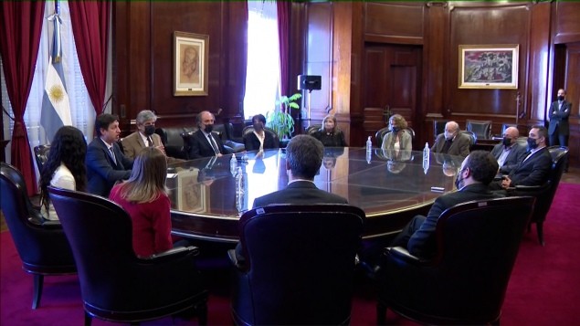 Investigadores podrán utilizar tarjeta prepaga exenta de impuestos para compra de insumos | Nacionales