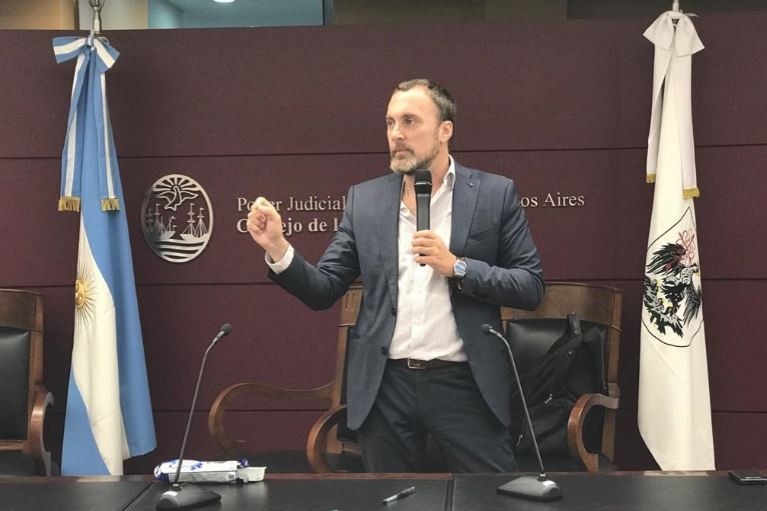 Ordenan a un banco que suspenda el cobro de un crédito obtenido mediante una estafa | Nacionales