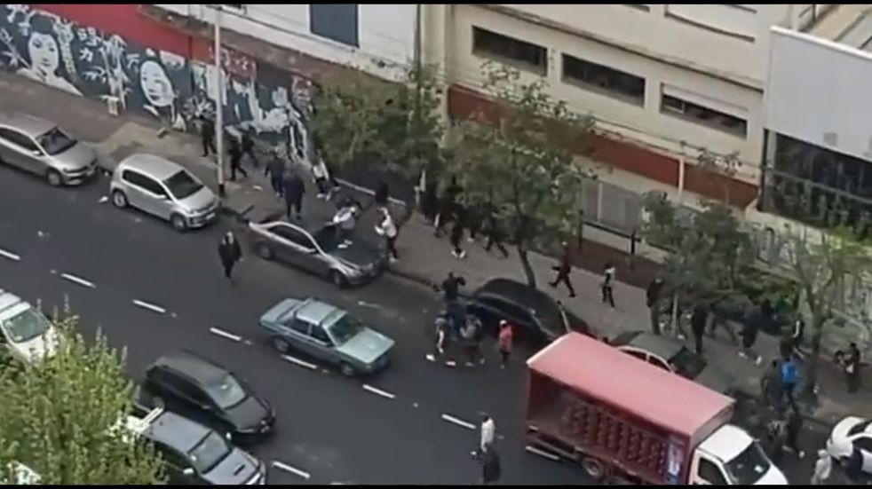 Barras de Independiente, a los tiros en el centro de Avellaneda: 8 detenidos | Deportes