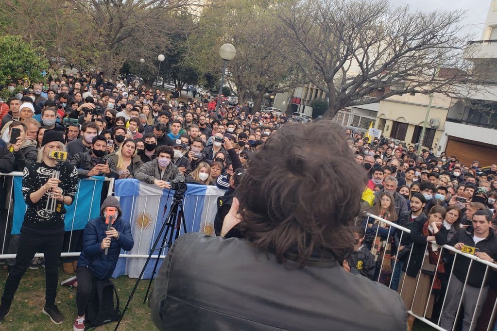 Milei volvió a hacer campaña con clases públicas de economía | Nacionales