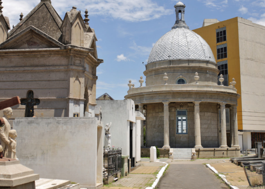 A partir de mañana rigen nuevos horarios en el Cementerio Municipal | Información General