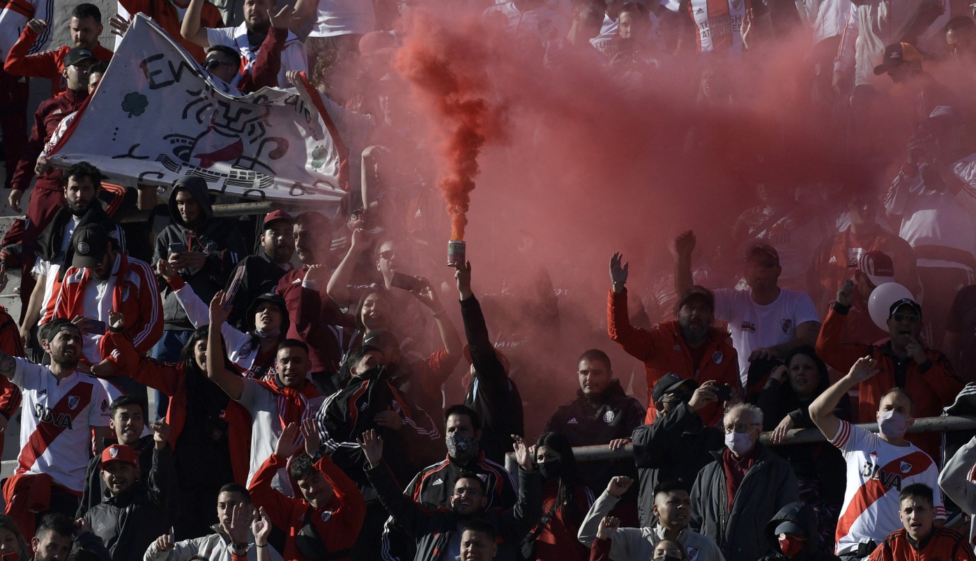 Lammens aseguró que tomarán medidas "correctivas" para garantizar el aforo permitido en las canchas | Deportes