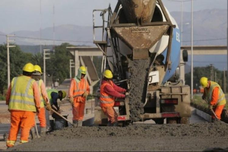 Manzur y ministros presentaron en la Uocra el programa "A construir" | Nacionales