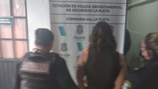 Una docente dejó a su bebé adentro del auto mientras se hacía las uñas | Nacionales