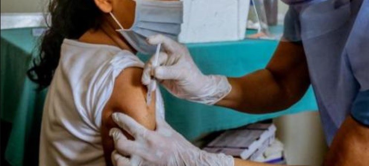 El Gobierno formalizó la aprobación de la vacuna de Moderna para chicos en niños mayores de 12 años | Nacionales