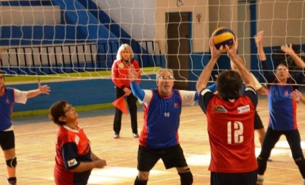 ¿Cómo es el vóleibol para adultos mayores? Este sábado habrá torneo en el CEF N°29 | Deportes