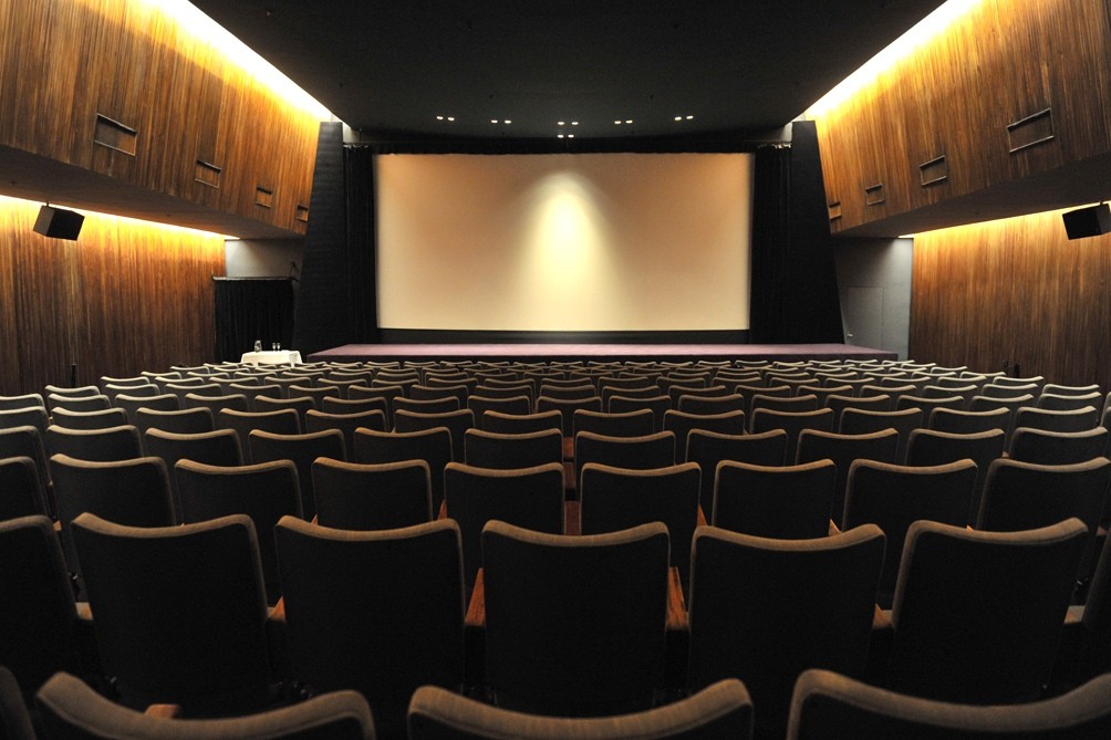 El Gobierno dará un bono de 5 mil pesos a jóvenes para gastar en cine y recitales | Noticias