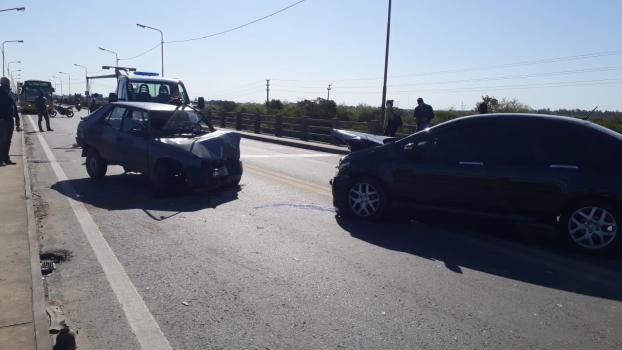 Dificultades para transitar en el Puente Carretero por un accidente | Noticias
