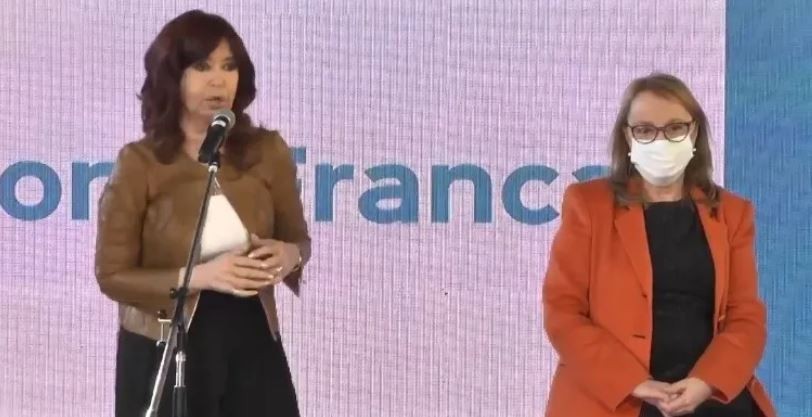 Cristina Fernández de Kirchner: "Los argentinos se merecerían mejores medios de comunicación para que no los amarguen tanto" | Nacionales