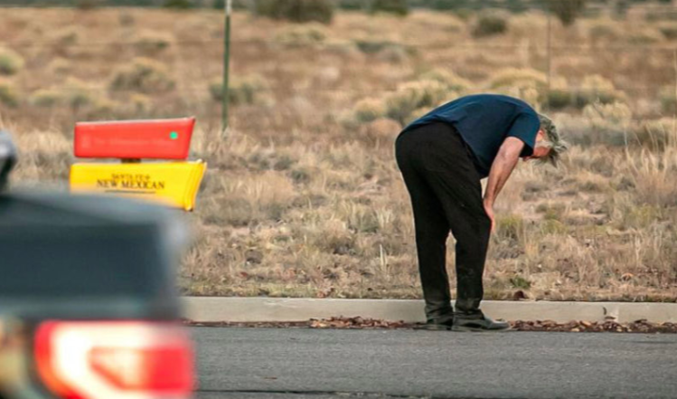 Las primeras imágenes de Alec Baldwin tras provocar un tiroteo accidental en el rodaje de una película | Espectaculos