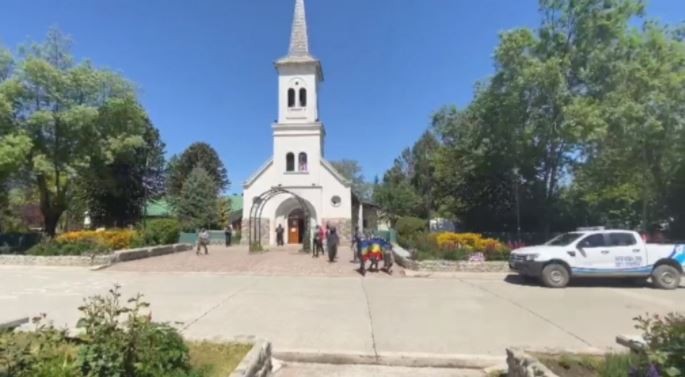 Aníbal Fernández confirmó que hay dos detenidos por intentar incendiar una parroquia en El Bolsón | Nacionales