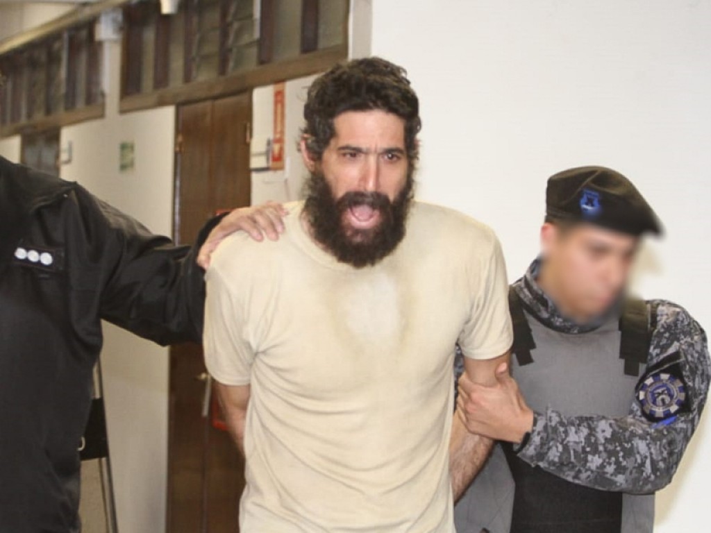 Por maullar sin pausa, desalojan al "hombre gato" del juicio en el que está acusado de doble crimen | Nacionales