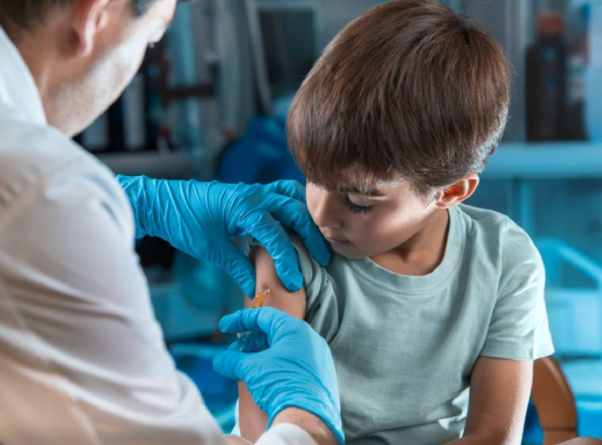 Hoy se vacunará a niños y adolescentes en la Esquina Encendida | Noticias