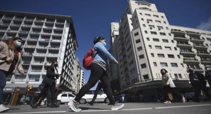 Preocupa el avance de otra ola de coronavirus en los países que rodean a la Argentina | Nacionales