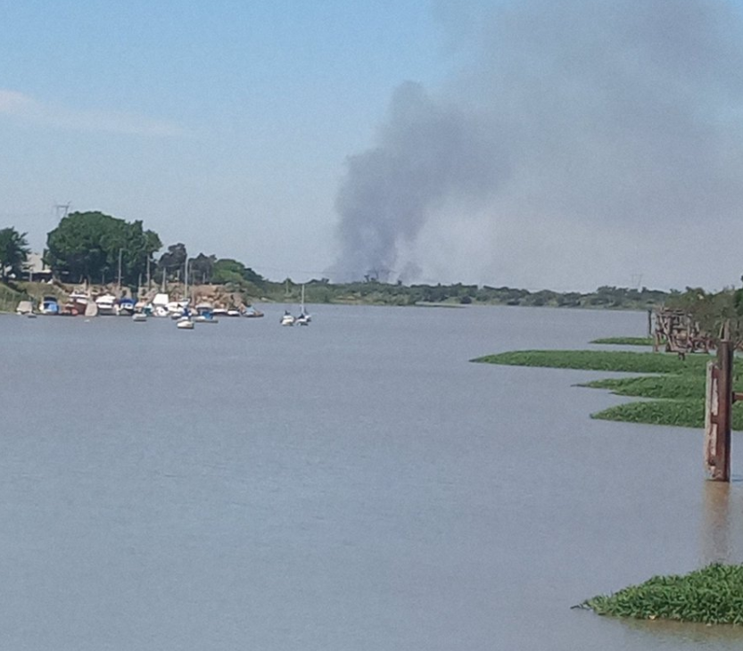 Impresionante incendio en la zona de islas al sur de Rosario | Noticias
